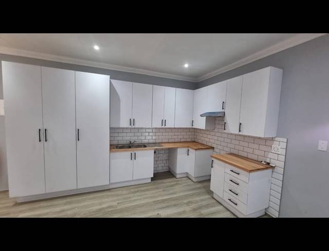 2 BEDROOM APARTMENT FOR SALE IN SELECTION PARK